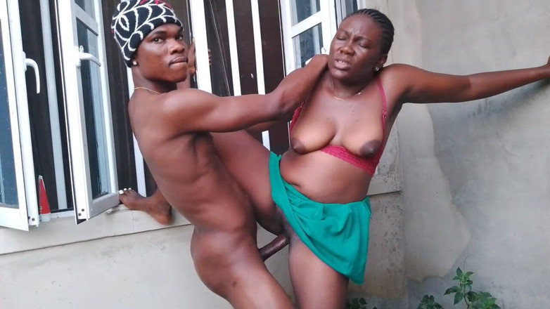 Creamyshuga: Jirannya melihatnya dan hilang kawalan dia membawanya ke tempat untuk...