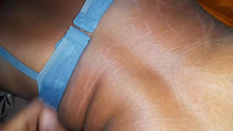 Nukes01: Saya memasukkan seluruh kaki saya ke dalam pepek adik tiri...