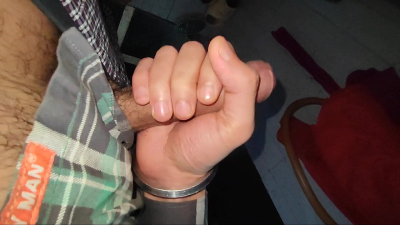 Dupdufyryrufggyu: Ik bewoog mijn penis sneller