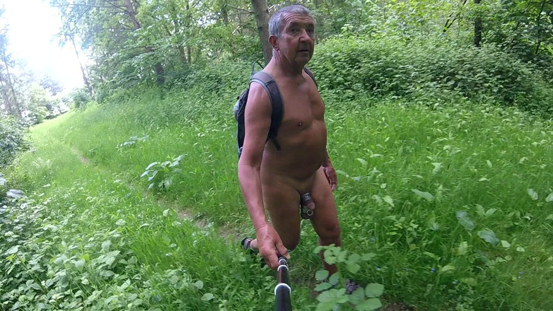 Andy: ウォーク・イン・ザ・ウッズを脱ぐ