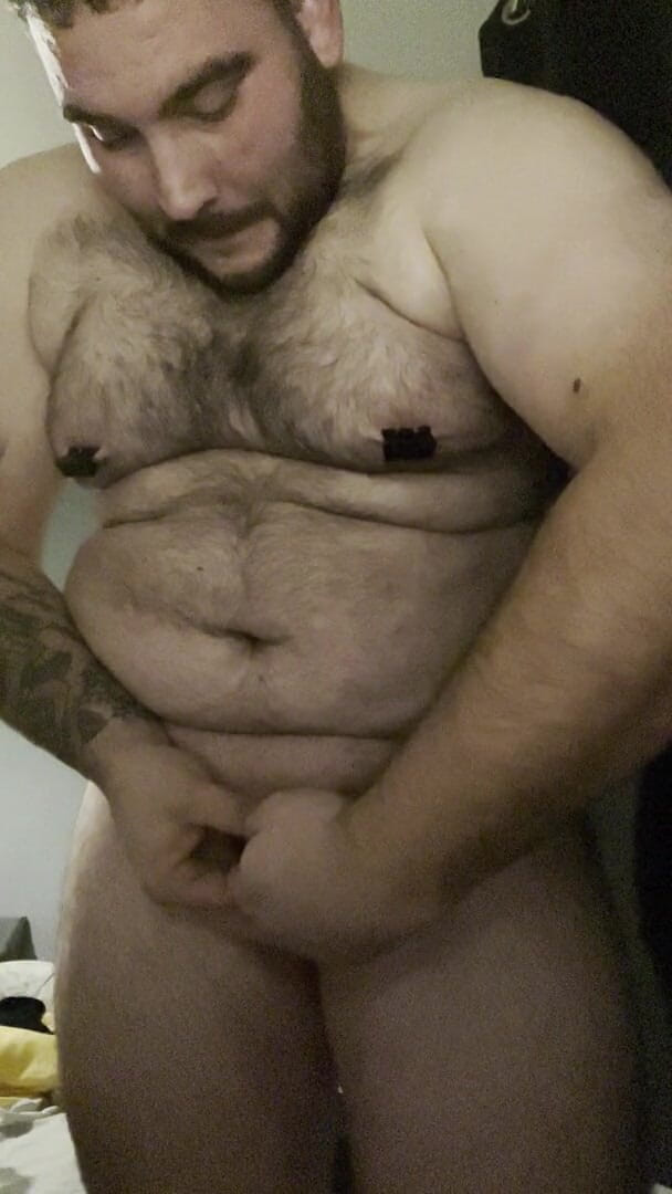 Shaun Cbt: 鸡巴和球束缚与乳头夹和变装和手铐