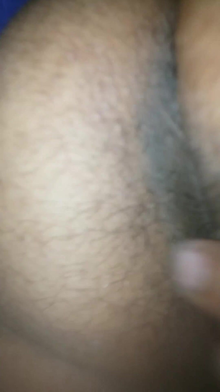 fucfucsexy: मुर्गा को नौकरानी की गांड में चिपकाकर आराम करना