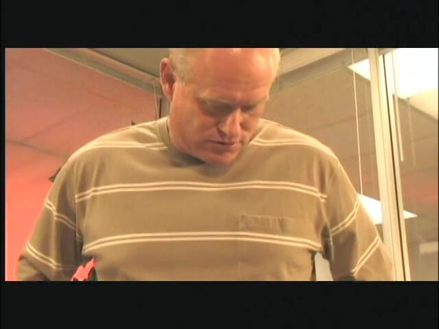 3 Bangers: 美しい若い薄いみだらが大好きへ舐めまんちんとハードコックに犯される