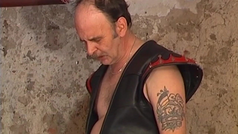 THAGSON MILFS: Matură înlănțuită are parte de pizdă bine prinsă și ponderată