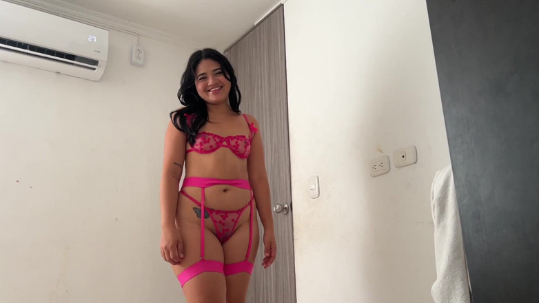 Yohamedi: 벌거벗은 나를 발견하고 호기심이 많은 의붓여친