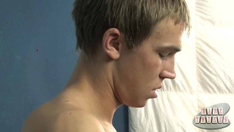 Bare Twinks: Oficer Patrick Stern Dicking