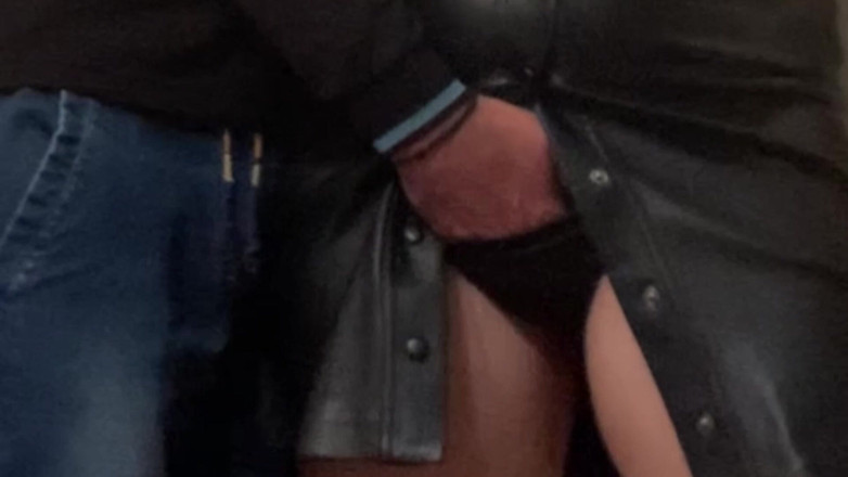 PriyaNaavya: Doamne! Un străin mi-a futut cu degetul pizda în drumul spre...