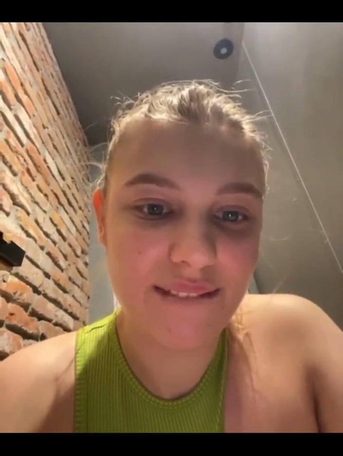 JuiceLussie: Bláznivé šukání v tělocvičně na veřejnosti