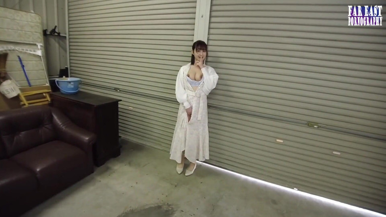 Far East pornography: Deep-core-Gulp-Glückseligkeit, während sie jeden warmen Tropfen in einem dual-mund Höhepunkt-Date...