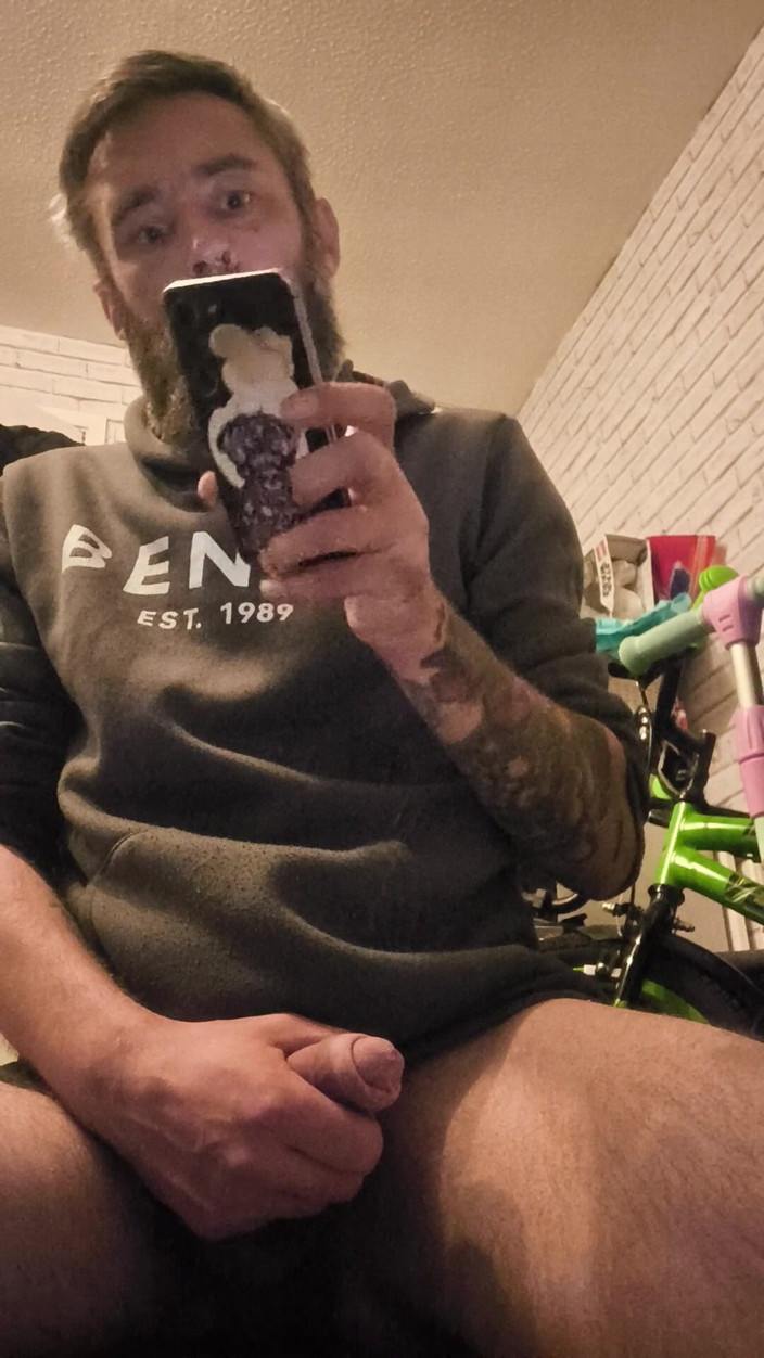 Smoking stoker: Masturbating My Big Hard Dick and Smoking