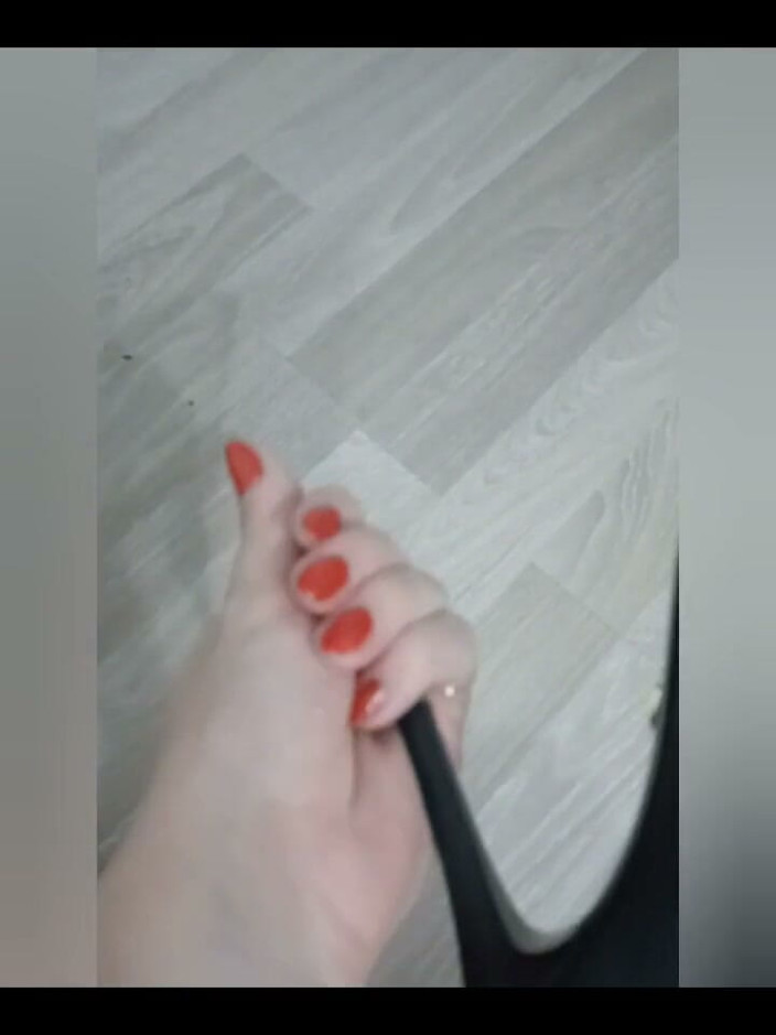 Dominatrix Miss Patricia Stark: Ti farò annusare!