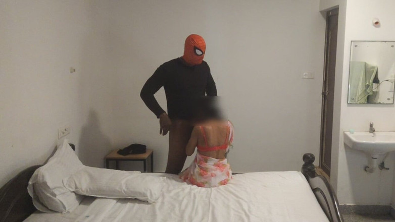 Tamilnaduu: Bonita indiana tia em saree e blusa