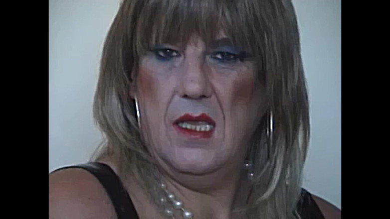 Mature Tina TV: Сексуальный курящий фетиш Монтаж 4