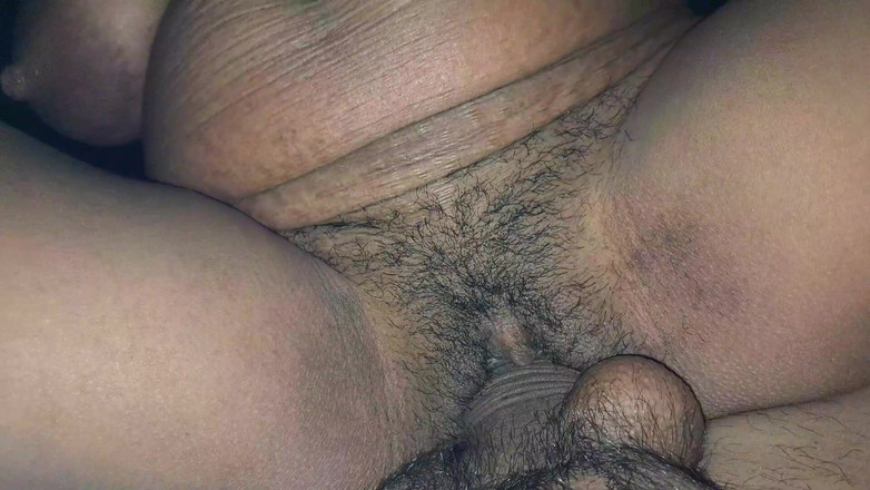 Trilokinath: Šukání chlupaté kundičky desi