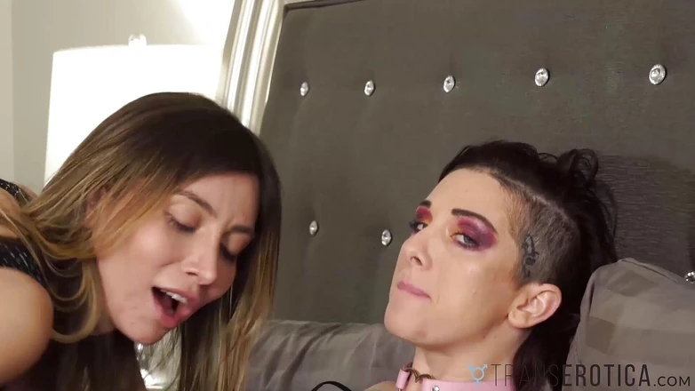 TransErotica: TRANSEROTICA - Gata Sully Savage fode trans Korra Del Rio