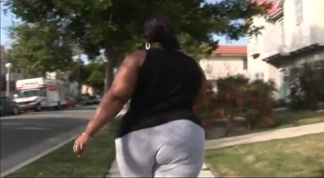 VOP Ebony Babes: BBW mit riesigen titten mit einem großen schwarzen schwanz geknallt