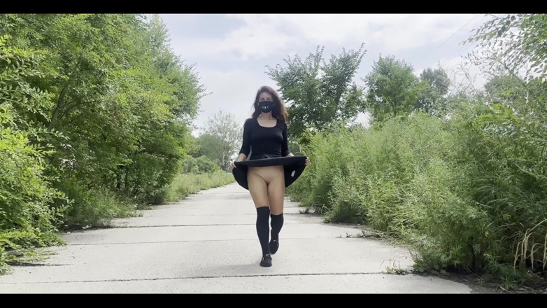 Juli Smith Meow: A Stroll Through an Abandoned Part of a Small Town