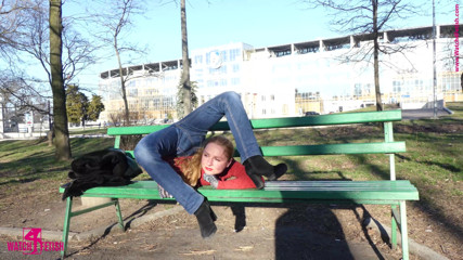 Gymnastic: Contortion outdoor