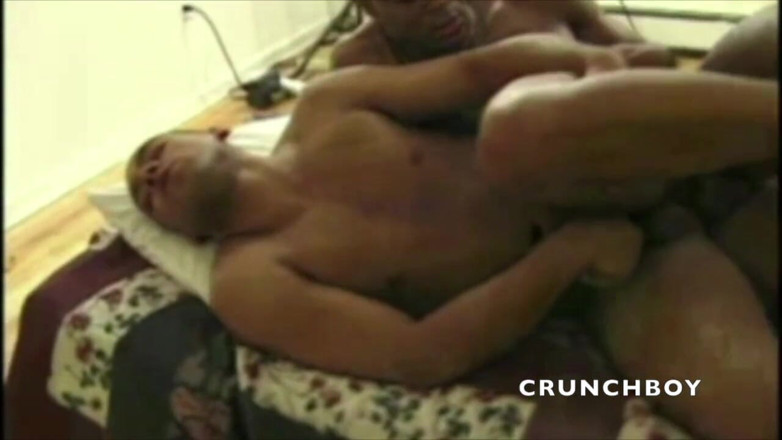 Crunch Boy: Chico de ébano sexy, tan caliente