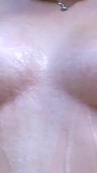 Fawna et Johnny Thrust sucent et baisent, facial