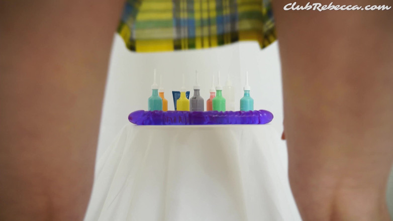 Rebecca Vanguard: Kuřič s obřím dildem n stříkání pt1