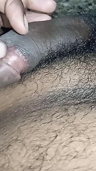 Je baise la chatte de ma femme en me léchant les seins