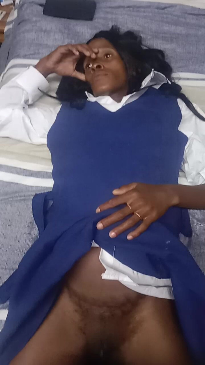 hothouse18xxx: Awek Vergin berusia 18 tahun menjolok pepek dan menghisap zakar awak