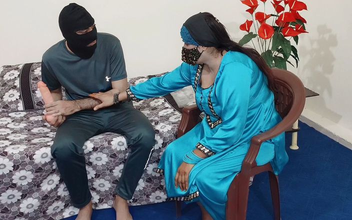 Shilpa Bhabhi: Гарячу індійську зведену сестру спіймали за дрочінням від тітки і займалися з нею сексом