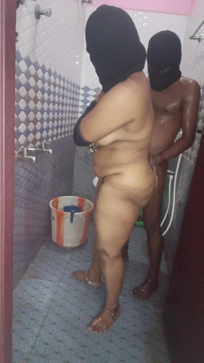 Reshmahotever: Tamil quente esposa no banheiro foda e dança