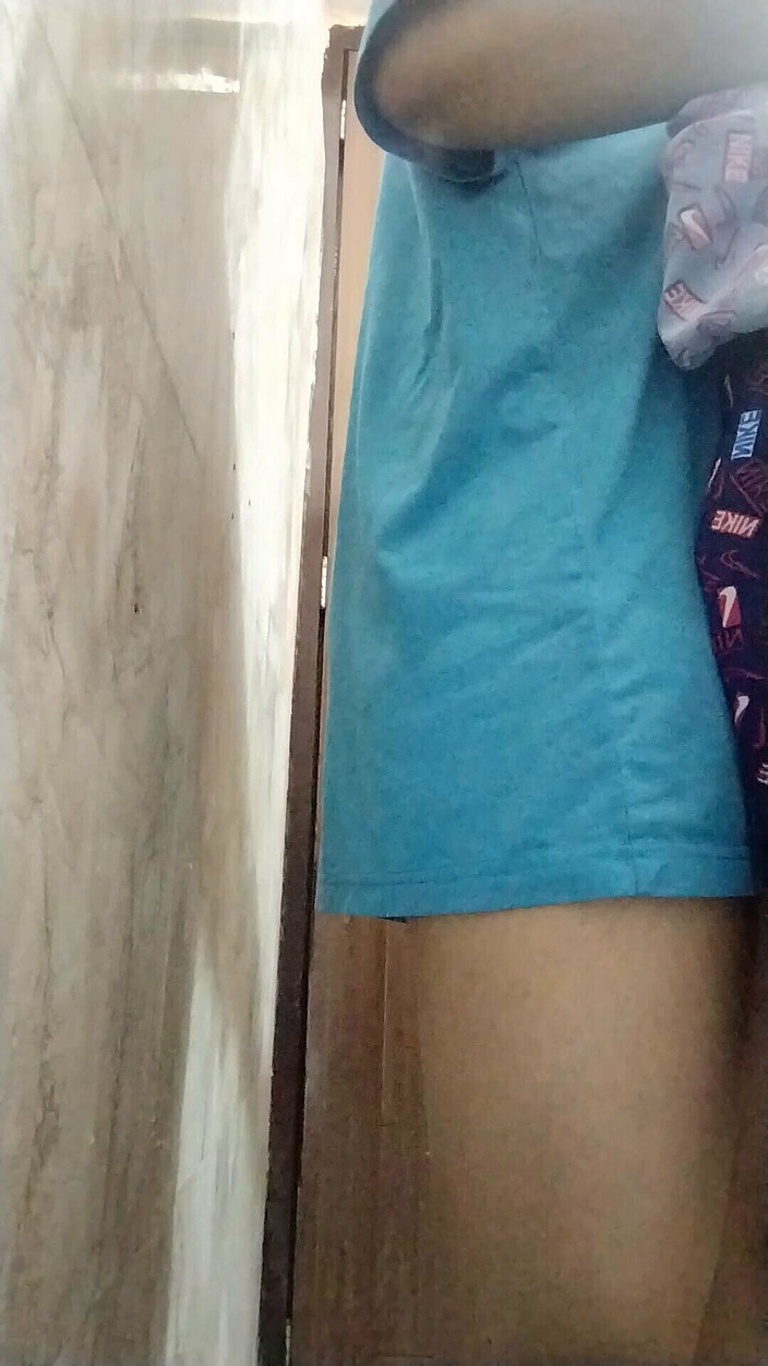 Riyathakur: Awek kolej desi India dengan pepek ketat