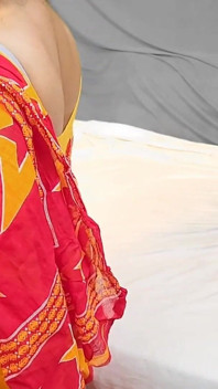 Indian Desi Bhabhi Fucking Delivery Boy in Doggy Style Wearing Saree While Her Husband Is Out of Town