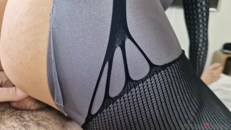 Nylon Xtreme: POV Nora Fox Zentai Fantasia Cinza