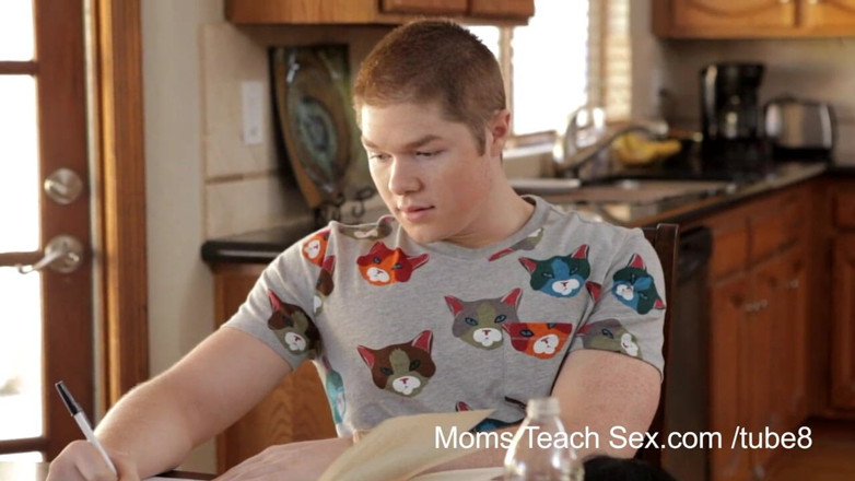 Moms teach sex: 勉強会が性的なものになる