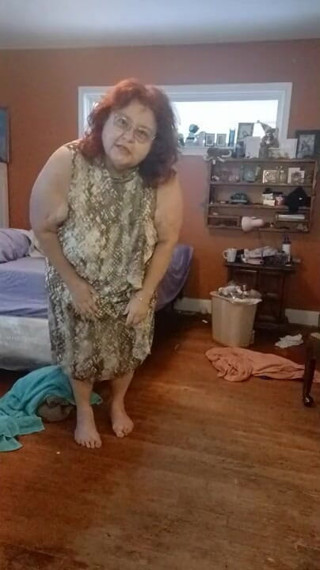 BBW nurse Vicki adventures with friends: Dressing in fluffy print dress from nude