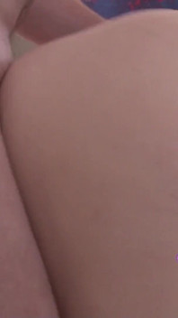 Busty Chris Coxxx'e biniyor