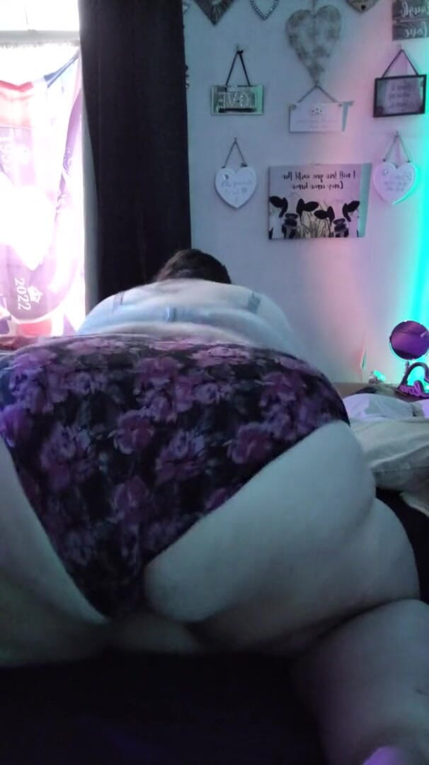 SSBBWLadyBrads: 이 엉덩이를 흔들자