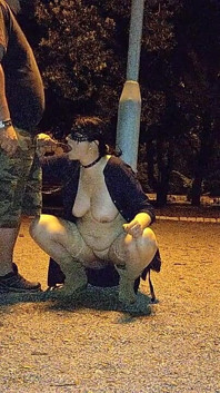 Memek bodoh ini dientot habis-habisan sama ayah sampai kencing di mulutnya