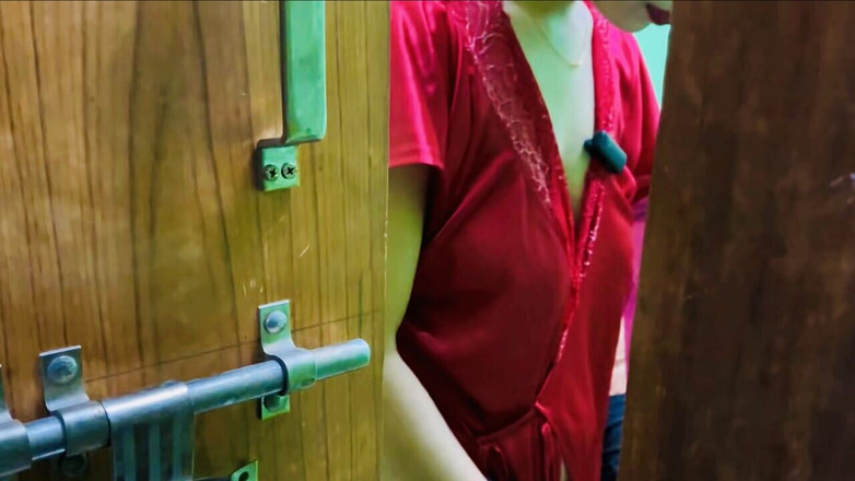 video_zone_bangla: Als mijn sexy Bowdhi van kleding verandert en ik stiekem...