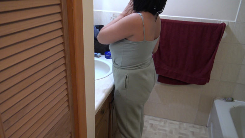 Souzan Halabi: Granny lets teen boy cum inside her panties