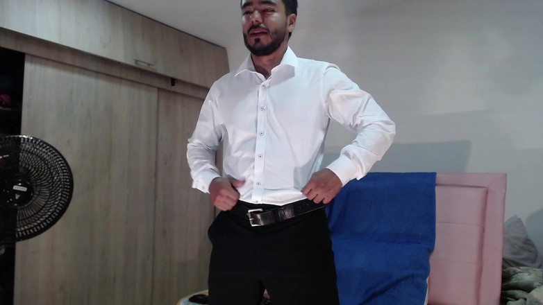 Tommhot: ऑफिस से घर आने के बाद डैडी हस्तमैथुन करते हैं और वीर्य निकालते हैं