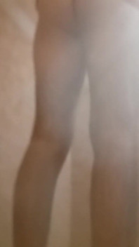 Localguy89 sous la douche