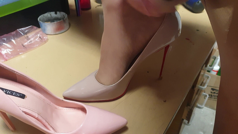 Milosbroz: Blowjob on My Nude Pumps and Stockings