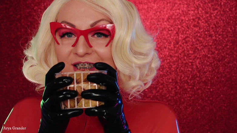Arya Grander: Food fetish: eating video latex girl