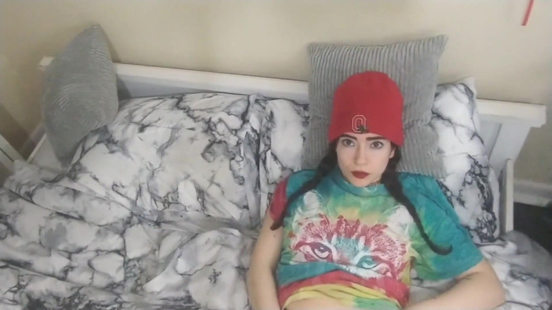 lilredvelvettt: Wajahku lagi asik masturbasi