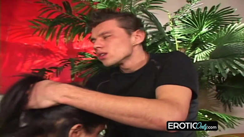 SHEMALE RETRO FUN: Nedbalý zadek prstění Lízání čisté čisté kape mokré