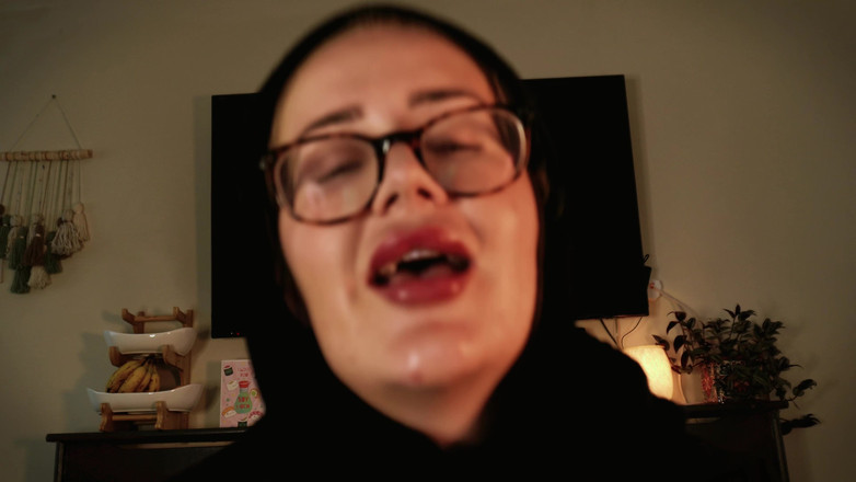 JessieHH: 戴穆斯林头巾的荡妇给你口交 4k