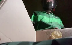 자지를 빠는 태국 배달원