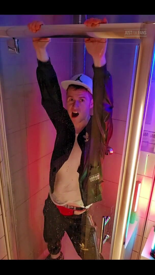 Roman Heart: Shower Dance