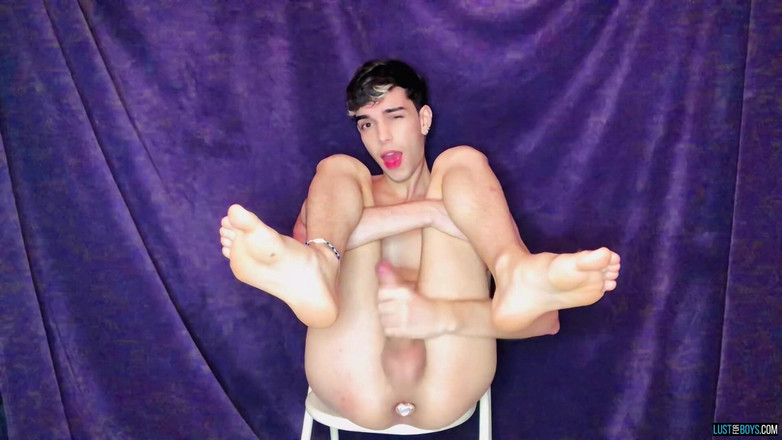 Lust for boys: Žárlí na anální kolík!