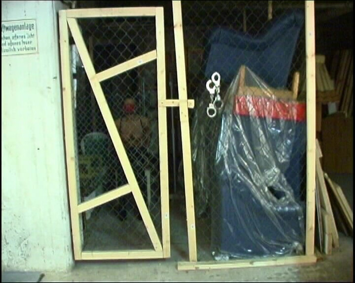 German BDSM MMV: Gebonden blondine onderwerpt zich aan intense bdsm-overheersing